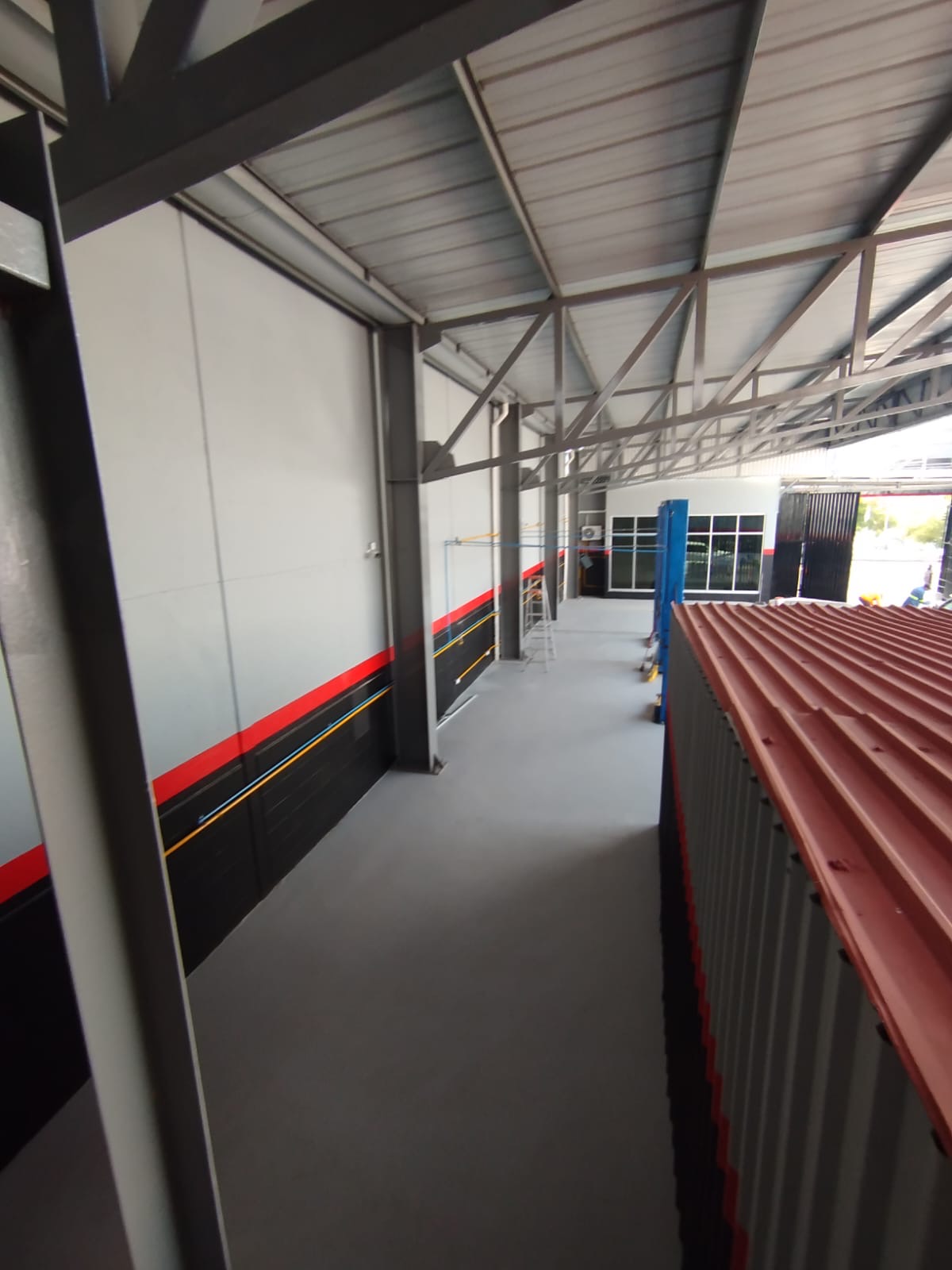 REMODELACION BODEGA DE LLANTAS - Comercial en Queretaro